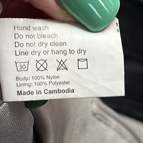 Baggallini Black Quilted Pocket Nylon Purse - Picture 8 of 10